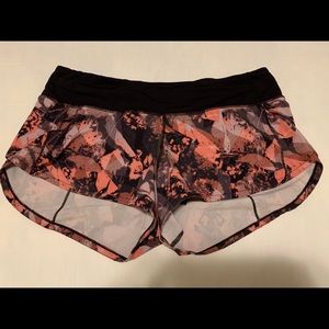 Lululemon Speed Up 2.5 Shorts size 6